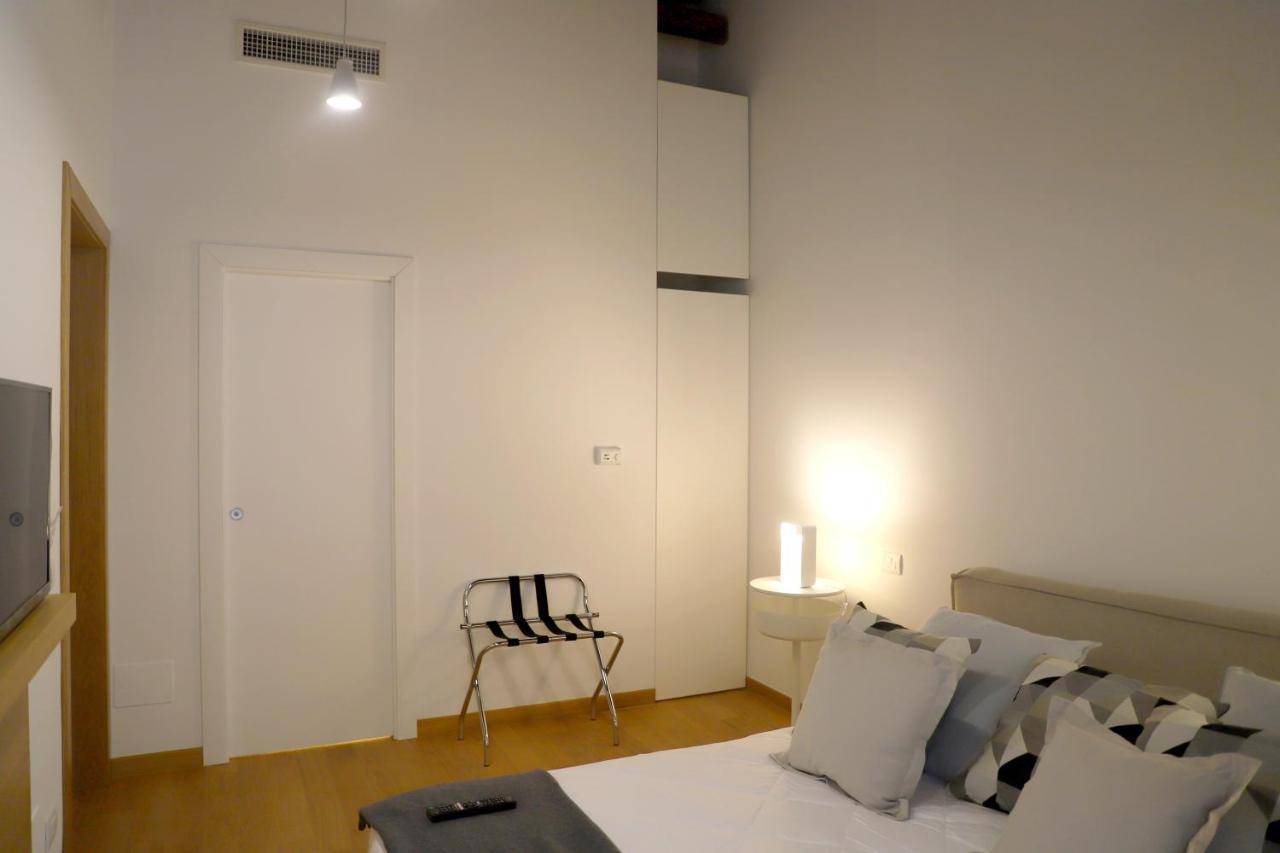 Vista Borgo Antico Hotel Bari Bagian luar foto
