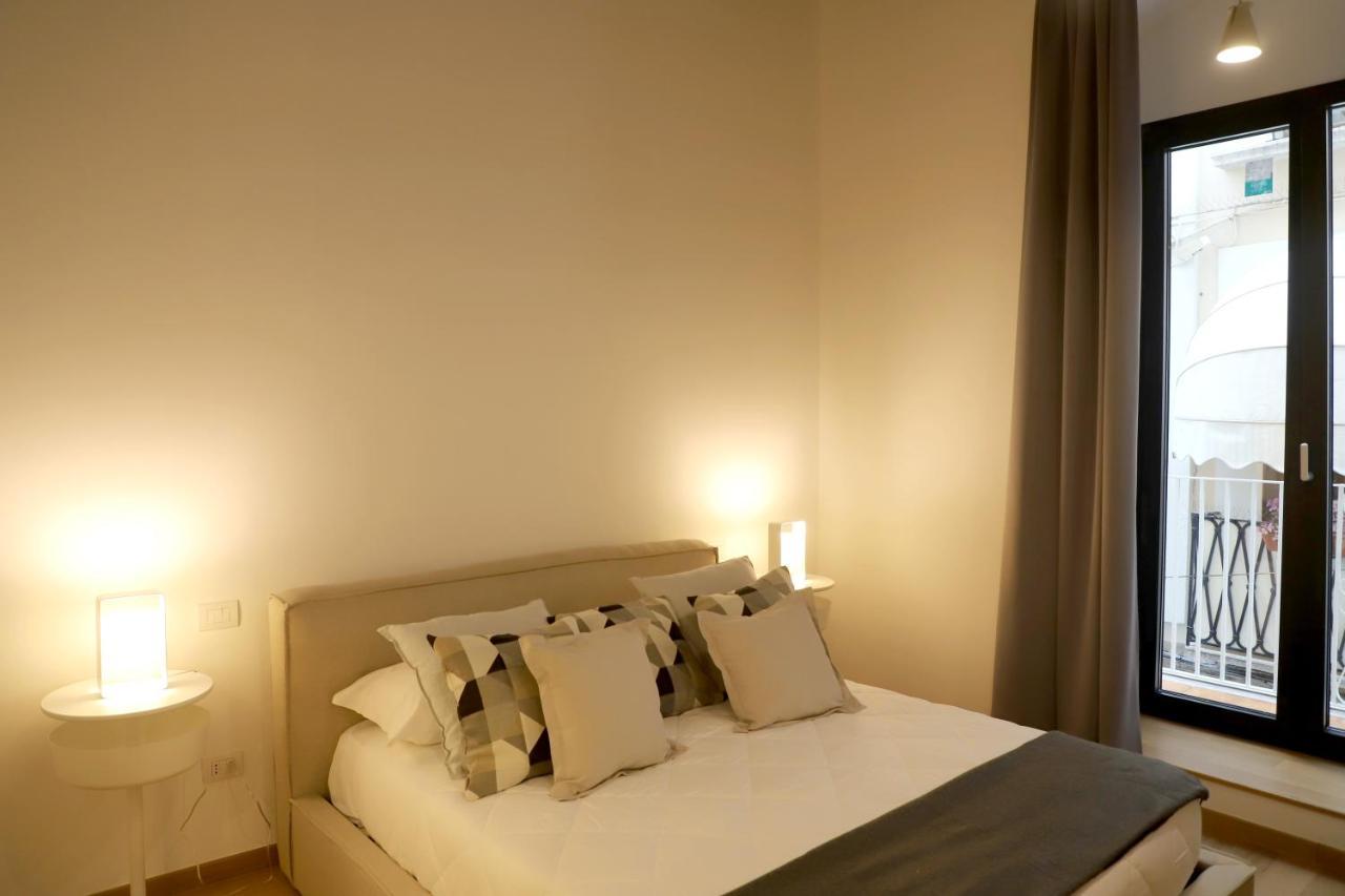 Vista Borgo Antico Hotel Bari Bagian luar foto